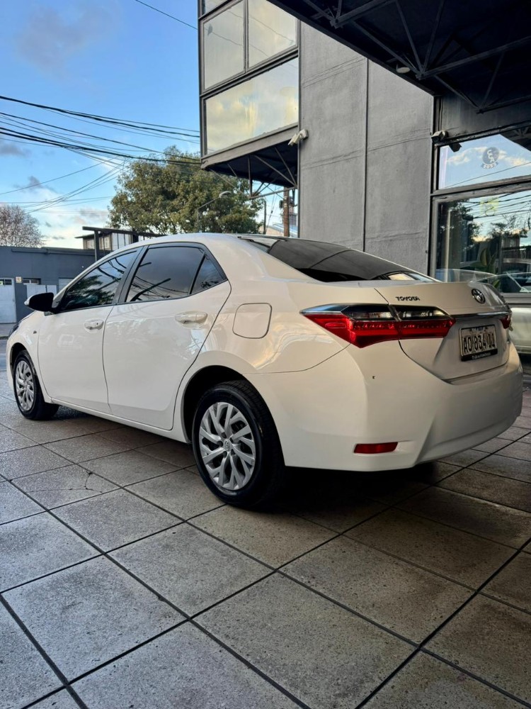Toyota Corolla XLi CVT — foto 6
